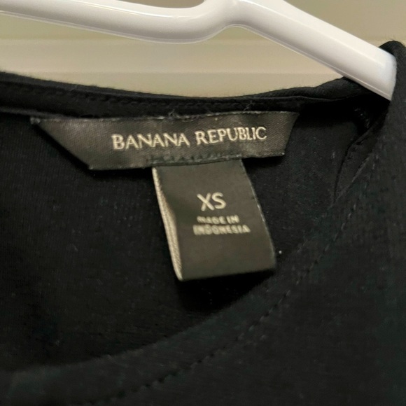 Banana Republic Sleeveless top XS black and white flowy​ - Picture 2 of 4